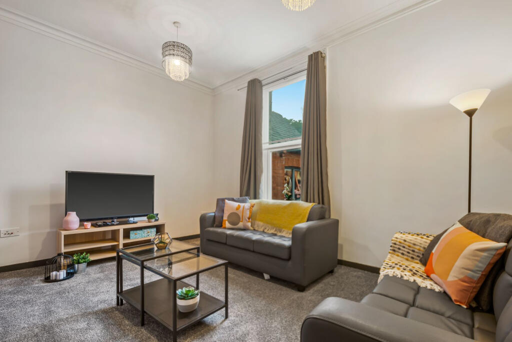 5 bed 1st Floor Flat for rent in Leeds. From Parklane - Headingley 5 bed 1st Floor Flat for rent in Leeds. From Parklane - Headingley