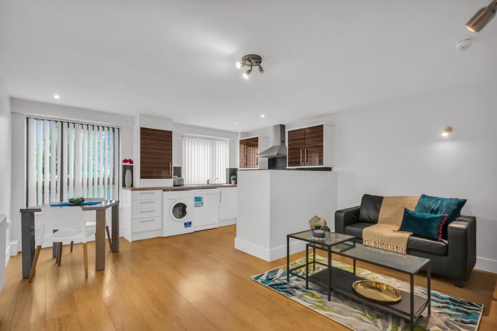1 bed 1st Floor Flat for rent in Leeds. From Parklane - Headingley 1 bed 1st Floor Flat for rent in Leeds. From Parklane - Headingley