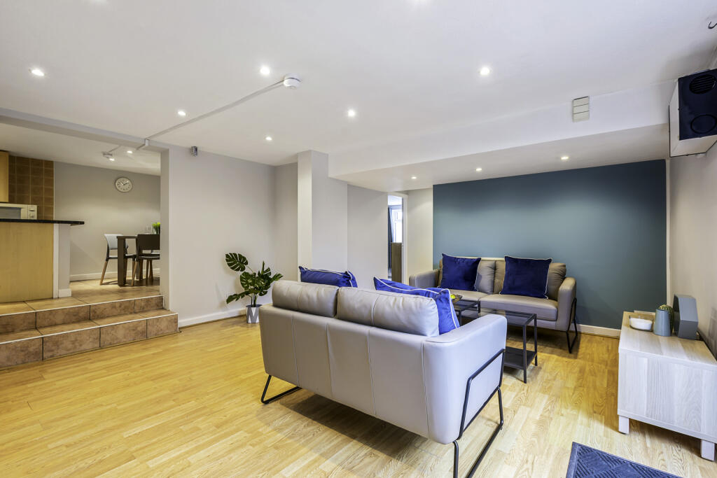 2 bed 1st Floor Flat for rent in Leeds. From Parklane - Headingley