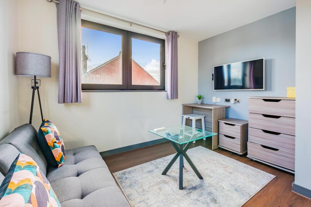 1 bed 1st Floor Flat for rent in Leeds. From Parklane - Headingley 1 bed 1st Floor Flat for rent in Leeds. From Parklane - Headingley
