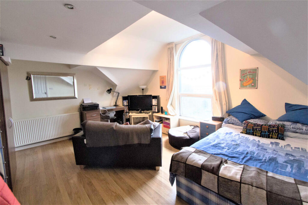 1 bed 1st Floor Flat for rent in Leeds. From Parklane - Headingley 1 bed 1st Floor Flat for rent in Leeds. From Parklane - Headingley