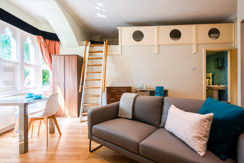 1 bed 1st Floor Flat for rent in Leeds. From Parklane - Headingley 1 bed 1st Floor Flat for rent in Leeds. From Parklane - Headingley