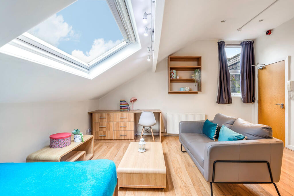 1 bed 1st Floor Flat for rent in Leeds. From Parklane - Headingley 1 bed 1st Floor Flat for rent in Leeds. From Parklane - Headingley