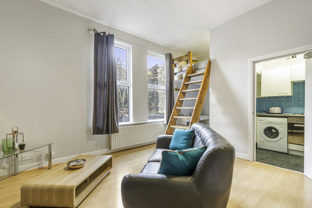 1 bed 1st Floor Flat for rent in Leeds. From Parklane - Headingley