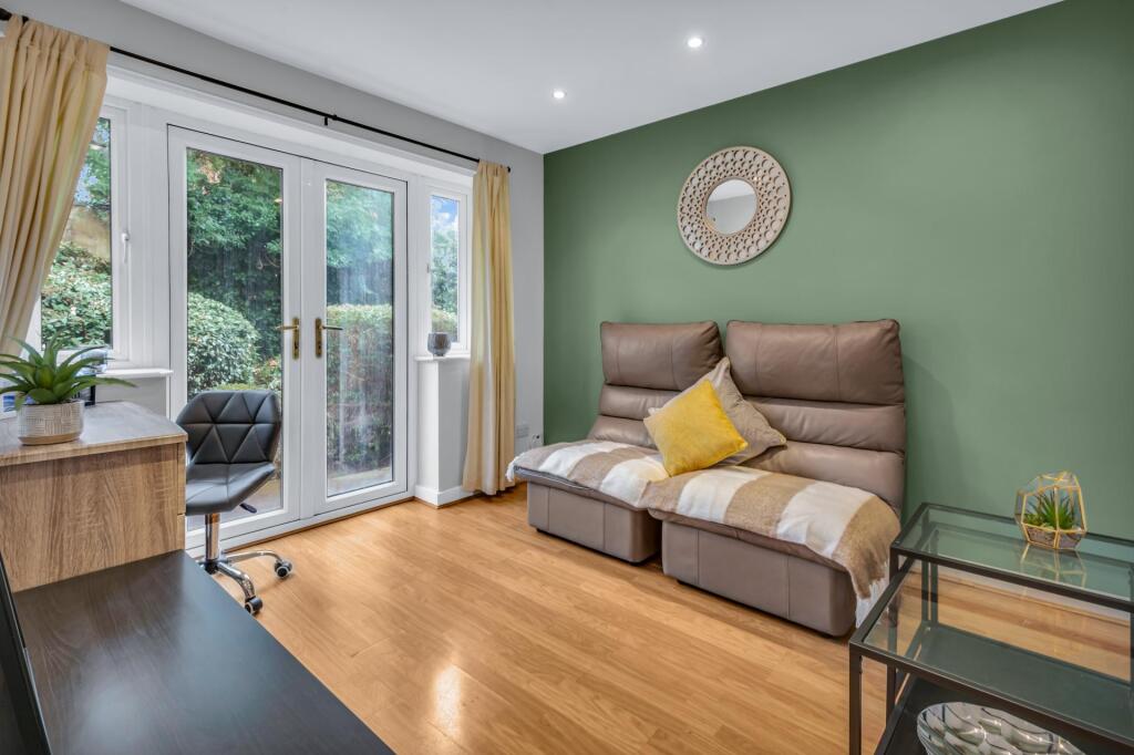 1 bed 1st Floor Flat for rent in Leeds. From Parklane - Headingley