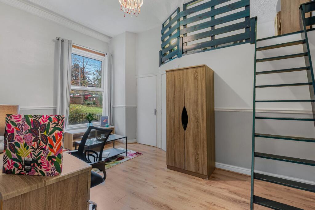 1 bed 1st Floor Flat for rent in Leeds. From Parklane - Headingley 1 bed 1st Floor Flat for rent in Leeds. From Parklane - Headingley