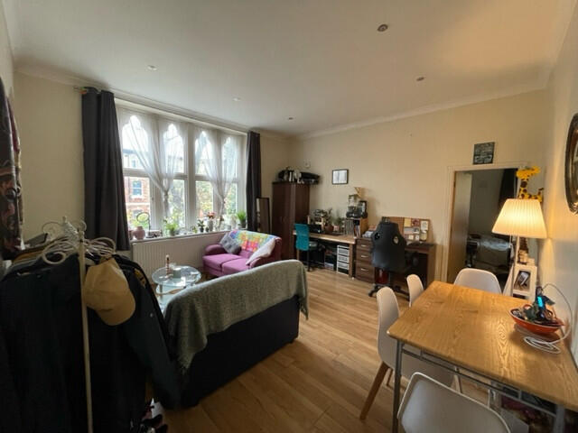 1 bed 1st Floor Flat for rent in Leeds. From Parklane - Headingley 1 bed 1st Floor Flat for rent in Leeds. From Parklane - Headingley