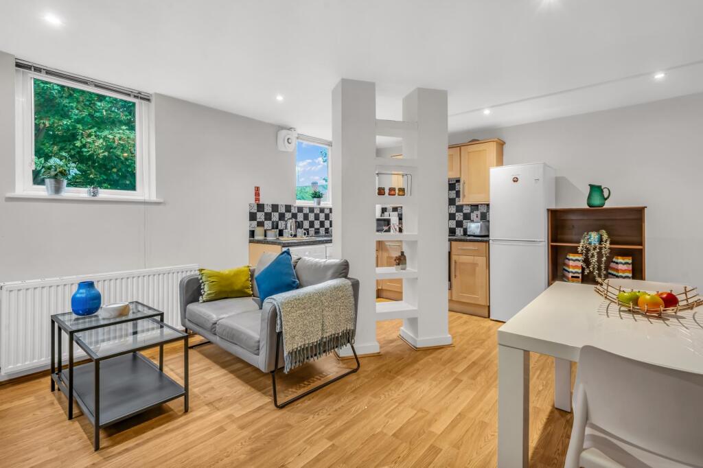 2 bed Detached for rent in Leeds. From Parklane - Headingley