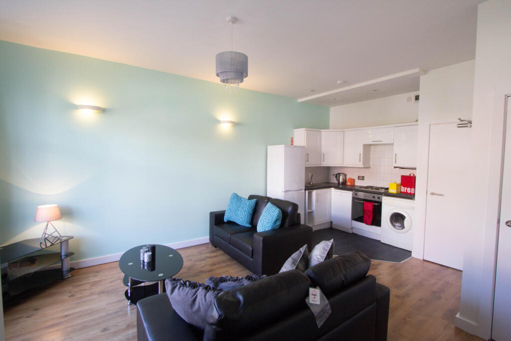 3 bed Detached for rent in Leeds. From Parklane - Headingley