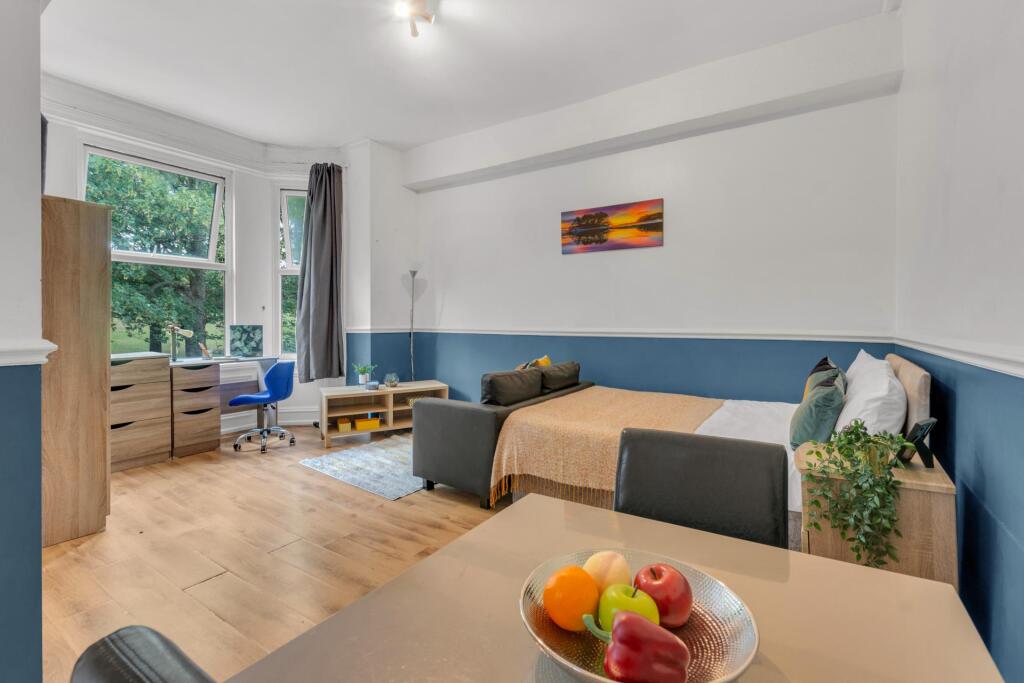 1 bed Detached for rent in Leeds. From Parklane - Headingley