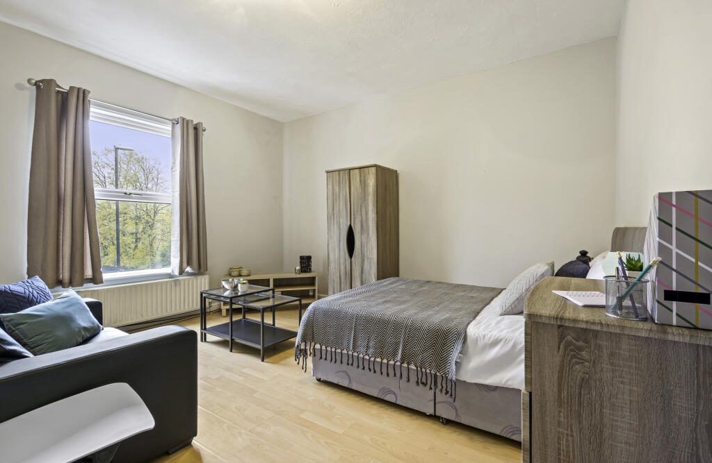 1 bed Detached for rent in Leeds. From Parklane - Headingley