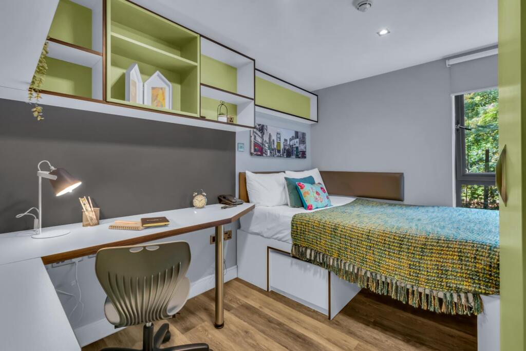1 bed Private Halls for rent in Leeds. From Parklane - Headingley