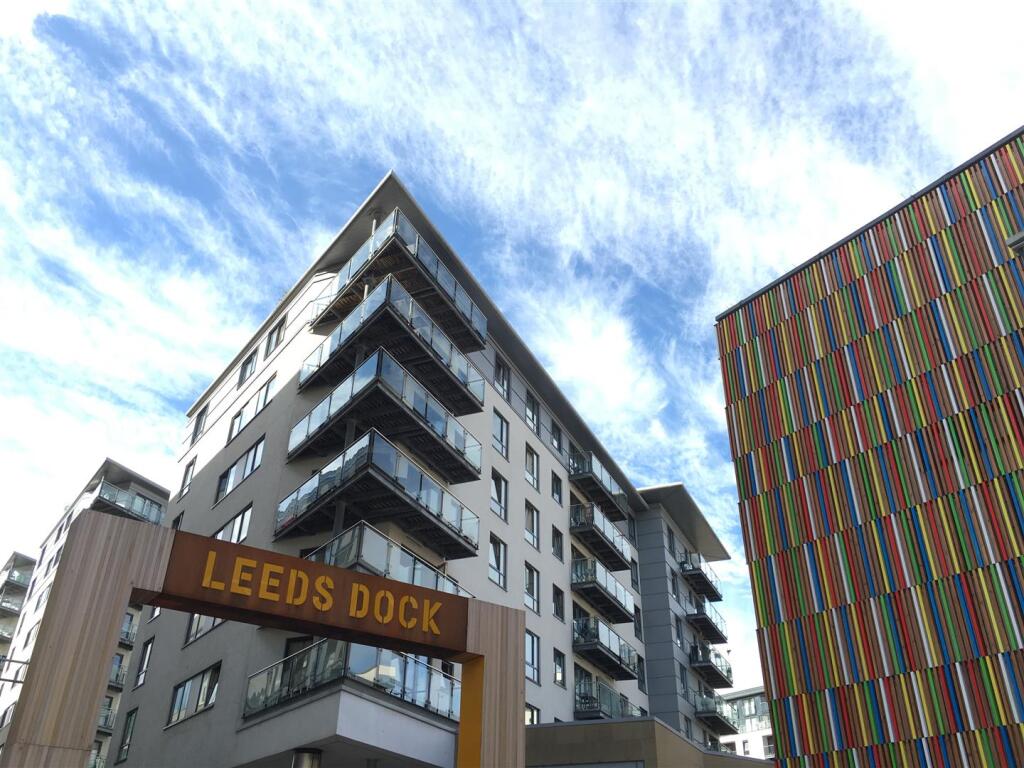 2 bed 1st Floor Flat for rent in Leeds. From Parklane - Leeds