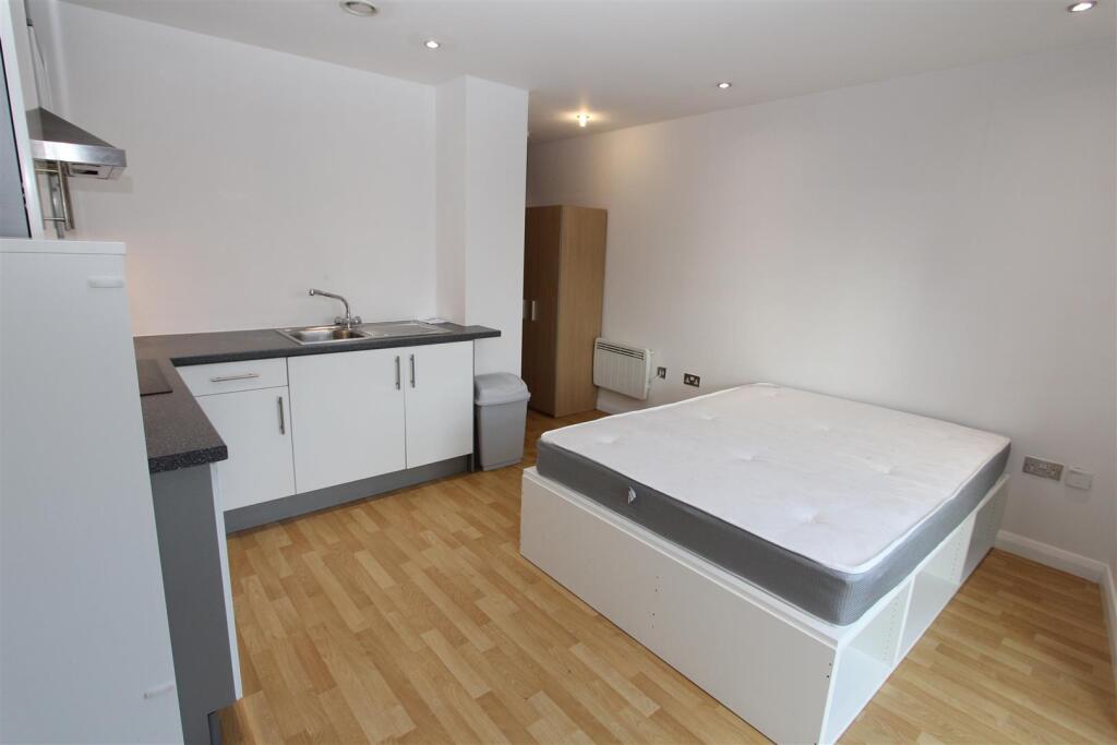 0 bed Studio for rent in Leeds. From Parklane - Leeds