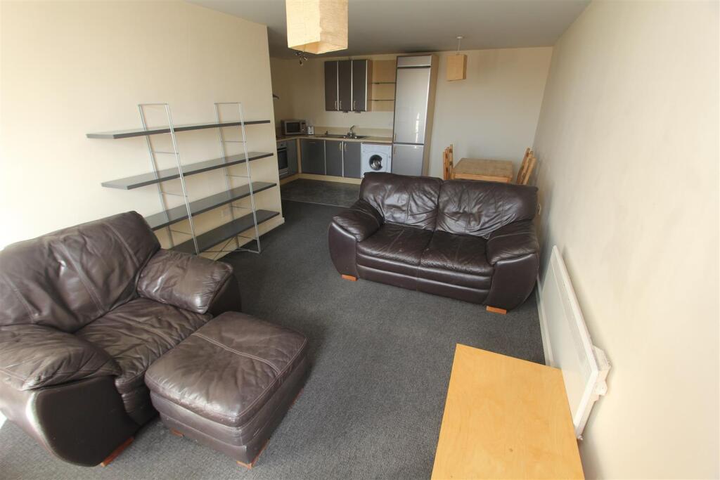2 bed 1st Floor Flat for rent in Leeds. From Parklane - Leeds
