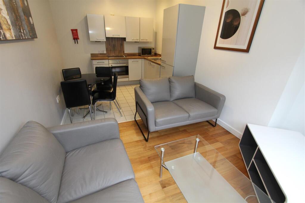 2 bed 1st Floor Flat for rent in Shadwell. From Parklane - Leeds 2 bed 1st Floor Flat for rent in Shadwell. From Parklane - Leeds