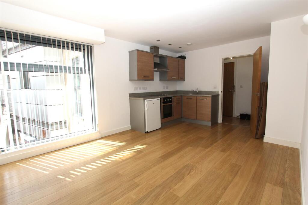 0 bed Studio for rent in Leeds. From Parklane - Leeds