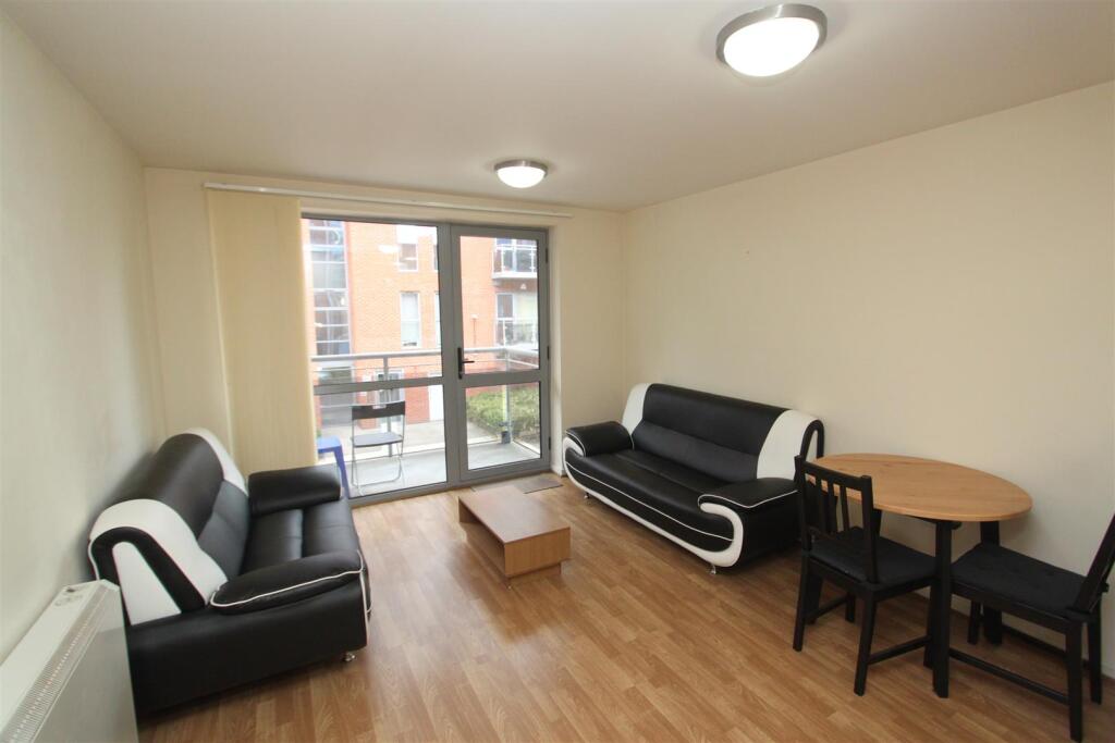 1 bed 1st Floor Flat for rent in Leeds. From Parklane - Leeds
