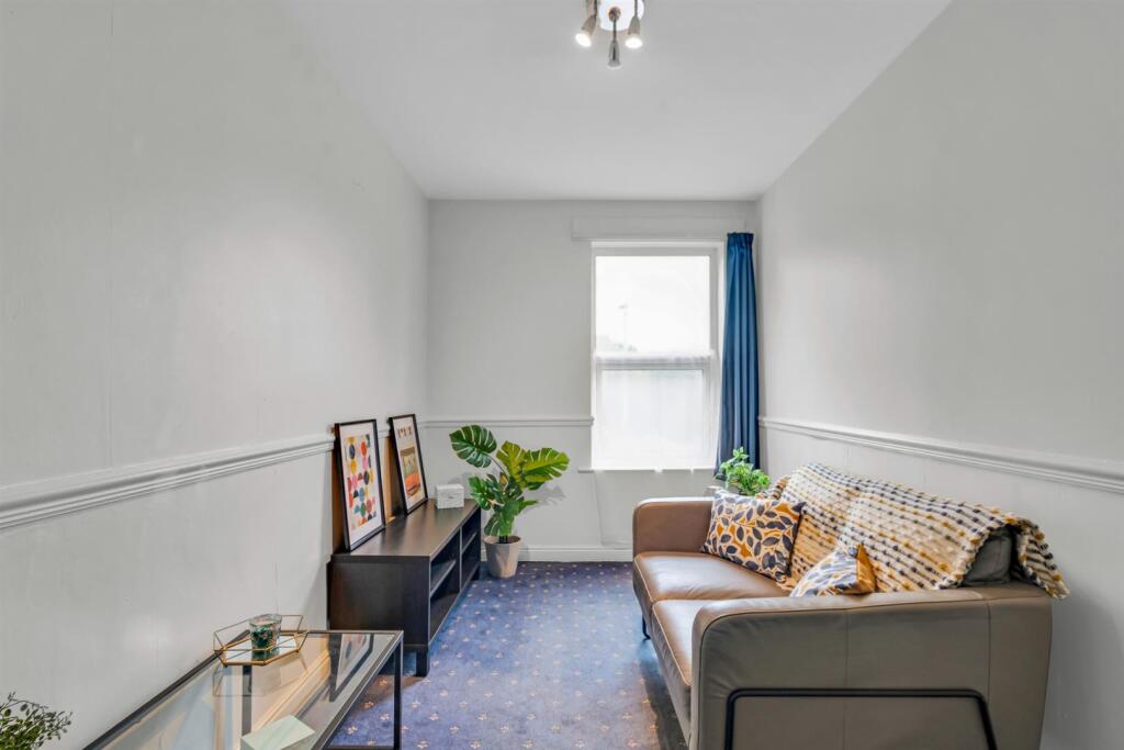 1 bed 1st Floor Flat for rent in Leeds. From Parklane - Leeds