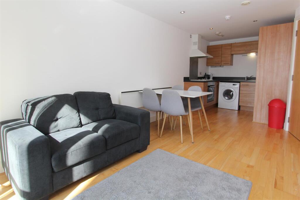 1 bed 1st Floor Flat for rent in Leeds. From Parklane - Leeds 1 bed 1st Floor Flat for rent in Leeds. From Parklane - Leeds