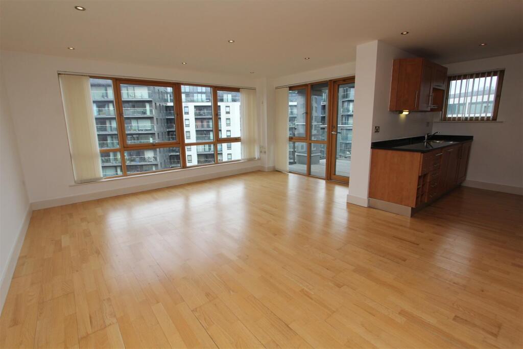 2 bed 1st Floor Flat for rent in Leeds. From Parklane - Leeds