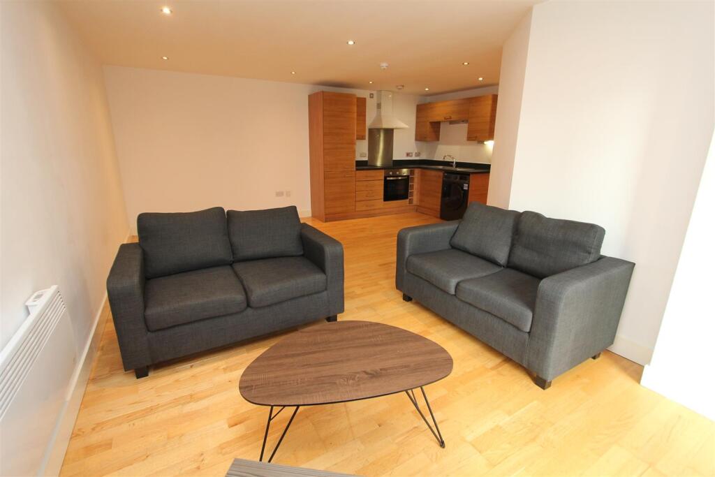 2 bed 1st Floor Flat for rent in Leeds. From Parklane - Leeds