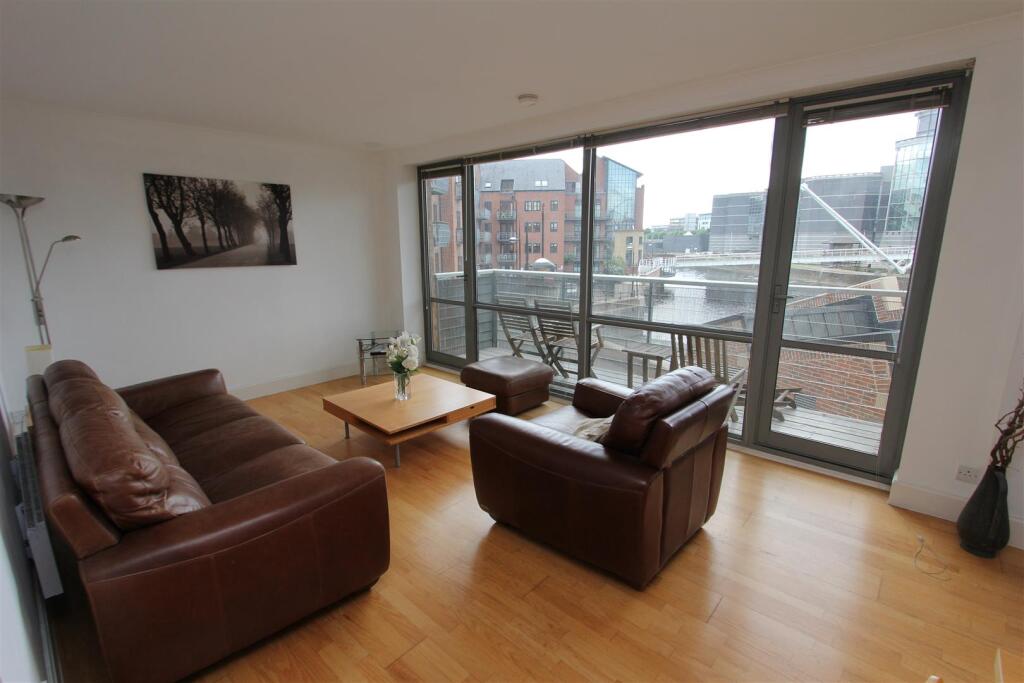 2 bed 1st Floor Flat for rent in Leeds. From Parklane - Leeds