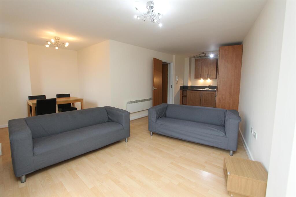 1 bed 1st Floor Flat for rent in Leeds. From Parklane - Leeds