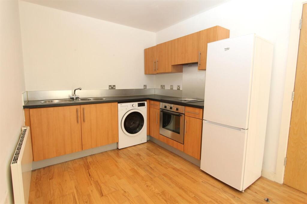 1 bed 1st Floor Flat for rent in Leeds. From Parklane - Leeds