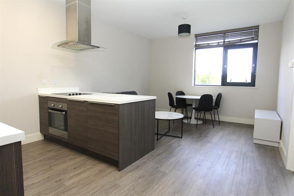 1 bed 1st Floor Flat for rent in Pudsey. From Parklane - Leeds