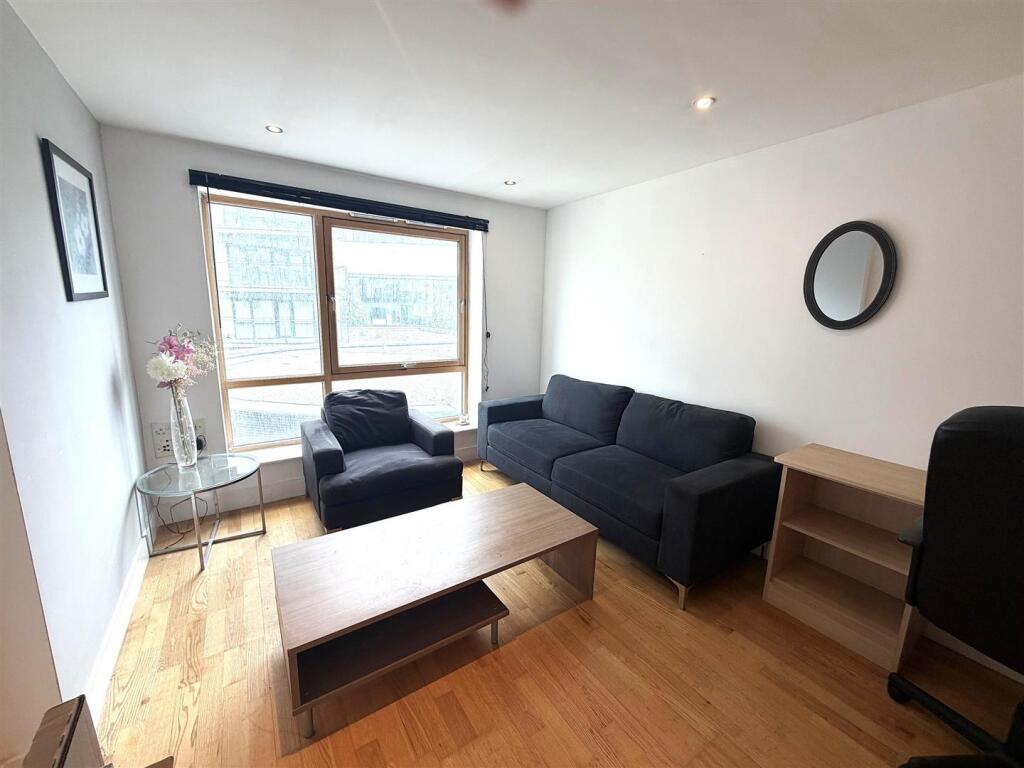 1 bed 1st Floor Flat for rent in Leeds. From Parklane - Leeds