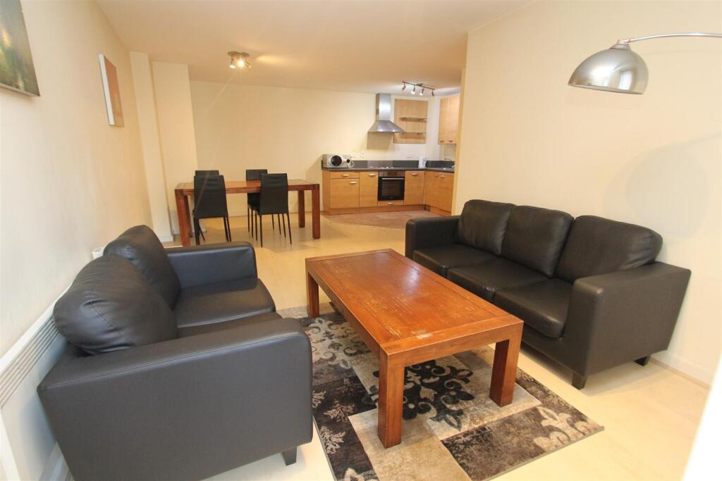 2 bed 1st Floor Flat for rent in Leeds. From Parklane - Leeds