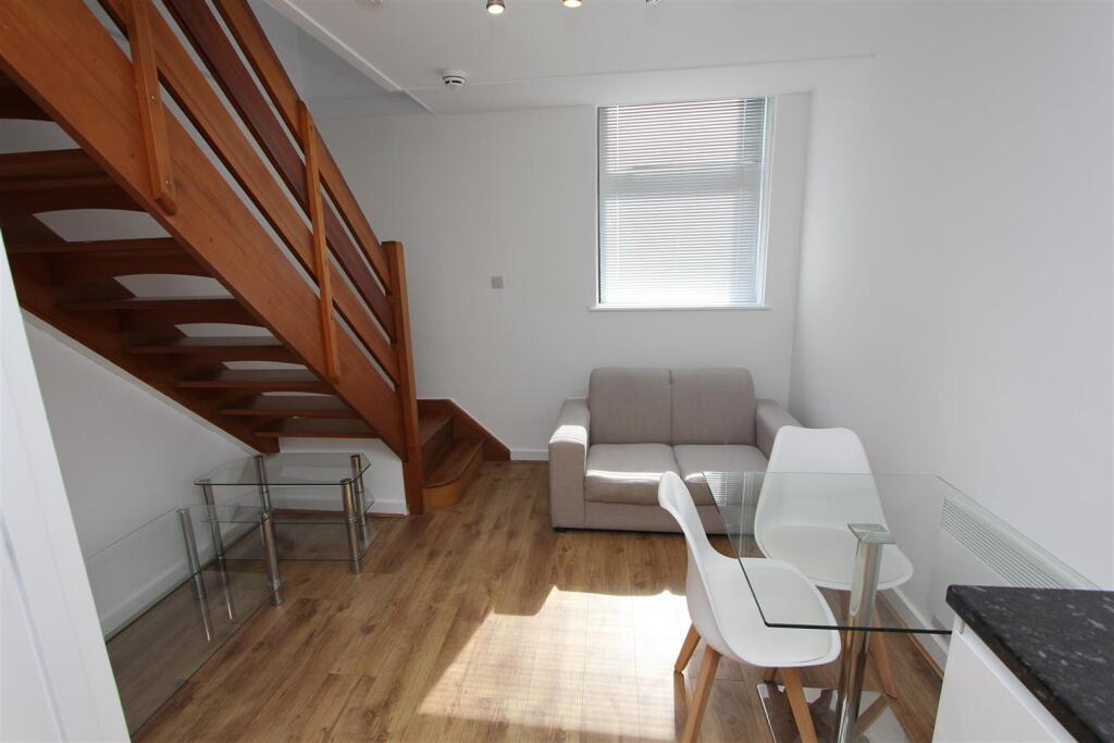 1 bed 1st Floor Flat for rent in Leeds. From Parklane - Leeds 1 bed 1st Floor Flat for rent in Leeds. From Parklane - Leeds