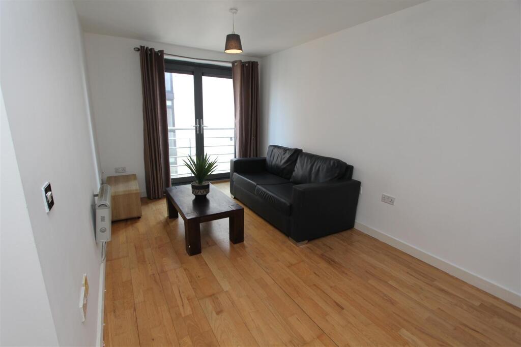 2 bed 1st Floor Flat for rent in Leeds. From Parklane - Leeds