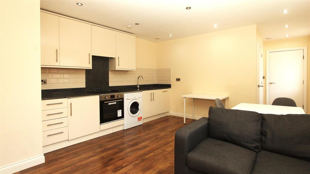 1 bed 1st Floor Flat for rent in Leeds. From Parklane - Leeds