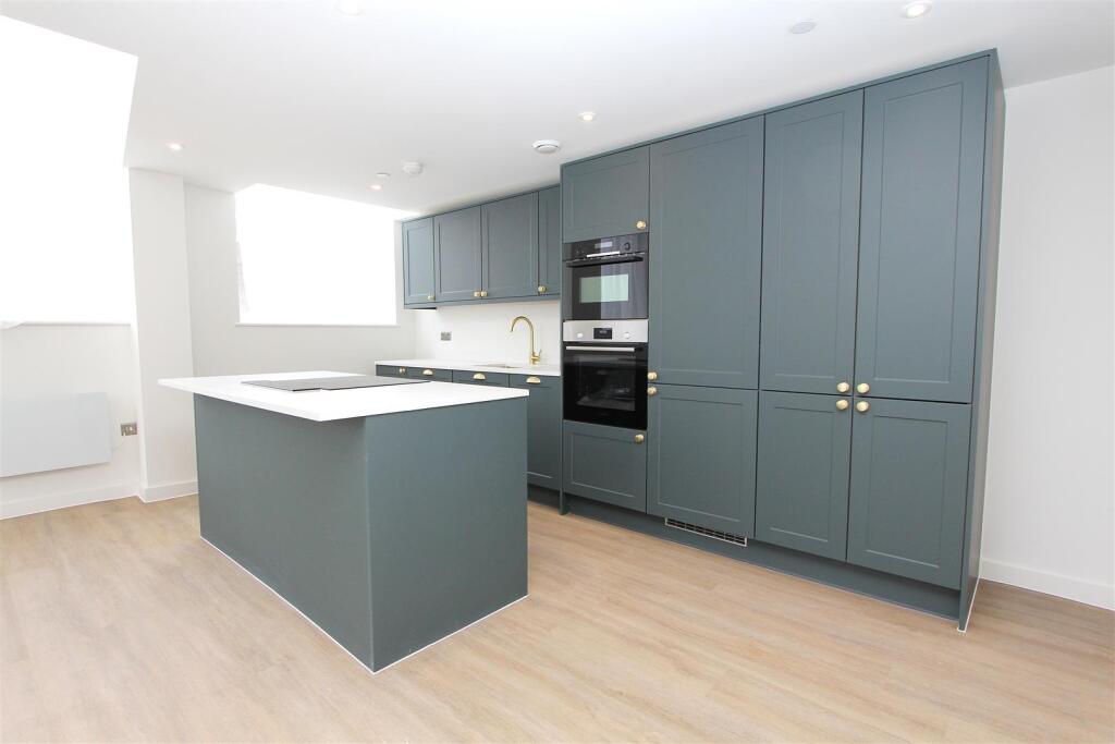 2 bed Apartment for rent in Leeds. From Parklane - Leeds