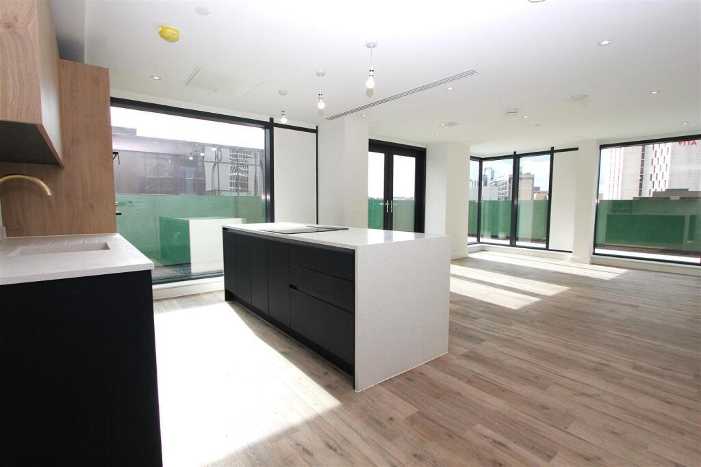 3 bed Apartment for rent in Leeds. From Parklane - Leeds
