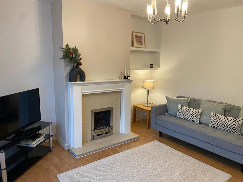 2 bed Mid Terraced House for rent in Horsforth. From Parklane - Leeds 2 bed Mid Terraced House for rent in Horsforth. From Parklane - Leeds