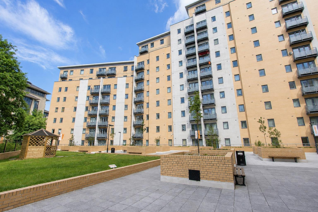 2 bed 1st Floor Flat for rent in Leeds. From Parklane - Leeds
