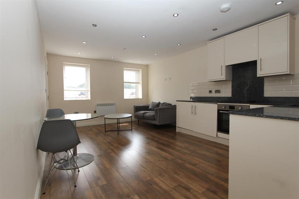 1 bed 1st Floor Flat for rent in Leeds. From Parklane - Leeds
