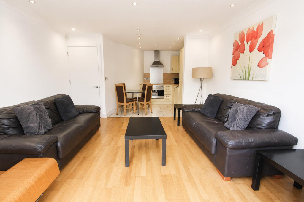 2 bed 1st Floor Flat for rent in Leeds. From Parklane - Leeds