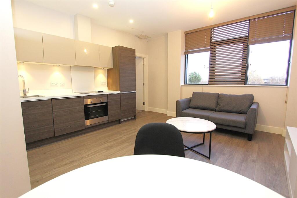 1 bed 1st Floor Flat for rent in Pudsey. From Parklane - Leeds