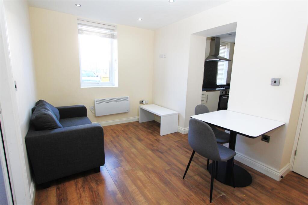 1 bed 1st Floor Flat for rent in Leeds. From Parklane - Leeds 1 bed 1st Floor Flat for rent in Leeds. From Parklane - Leeds