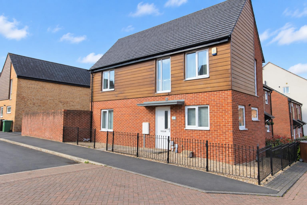 2 bed Detached for rent in Sandhills. From Parklane - Leeds 2 bed Detached for rent in Sandhills. From Parklane - Leeds