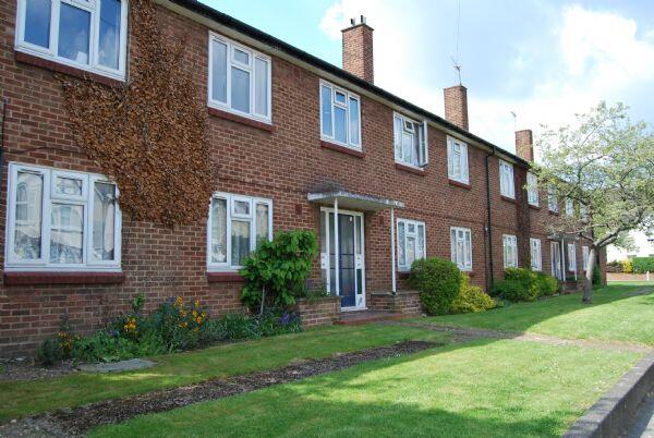 2 bed House (unspecified) for rent in New Malden. From Parry & Drewett - Surrey 2 bed House (unspecified) for rent in New Malden. From Parry & Drewett - Surrey