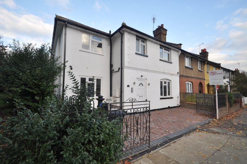 1 bed 1st Floor Flat for rent in New Malden. From Parry & Drewett - Surrey