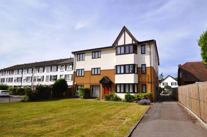 1 bed 1st Floor Flat for rent in New Malden. From Parry & Drewett - Surrey