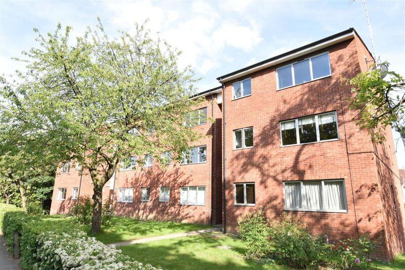 4 bed Studio for rent in Wimbledon. From Parry & Drewett - Surrey