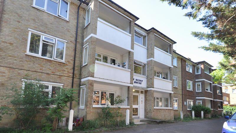 1 bed House (unspecified) for rent in New Malden. From Parry & Drewett - Surrey