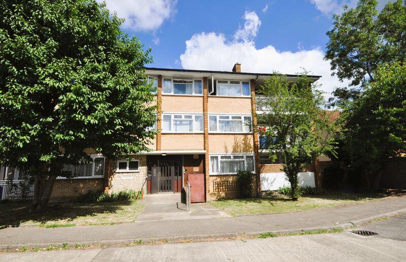 1 bed House (unspecified) for rent in New Malden. From Parry & Drewett - Surrey